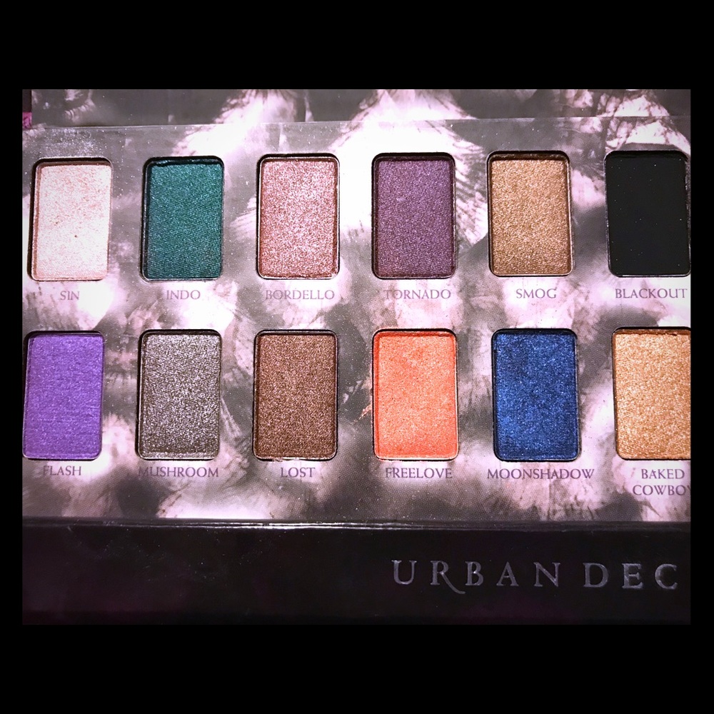 Urban Decay eyeshadow palette